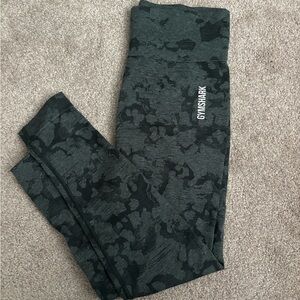 Medium Gymshark Camo Seamless Leggings - EUC